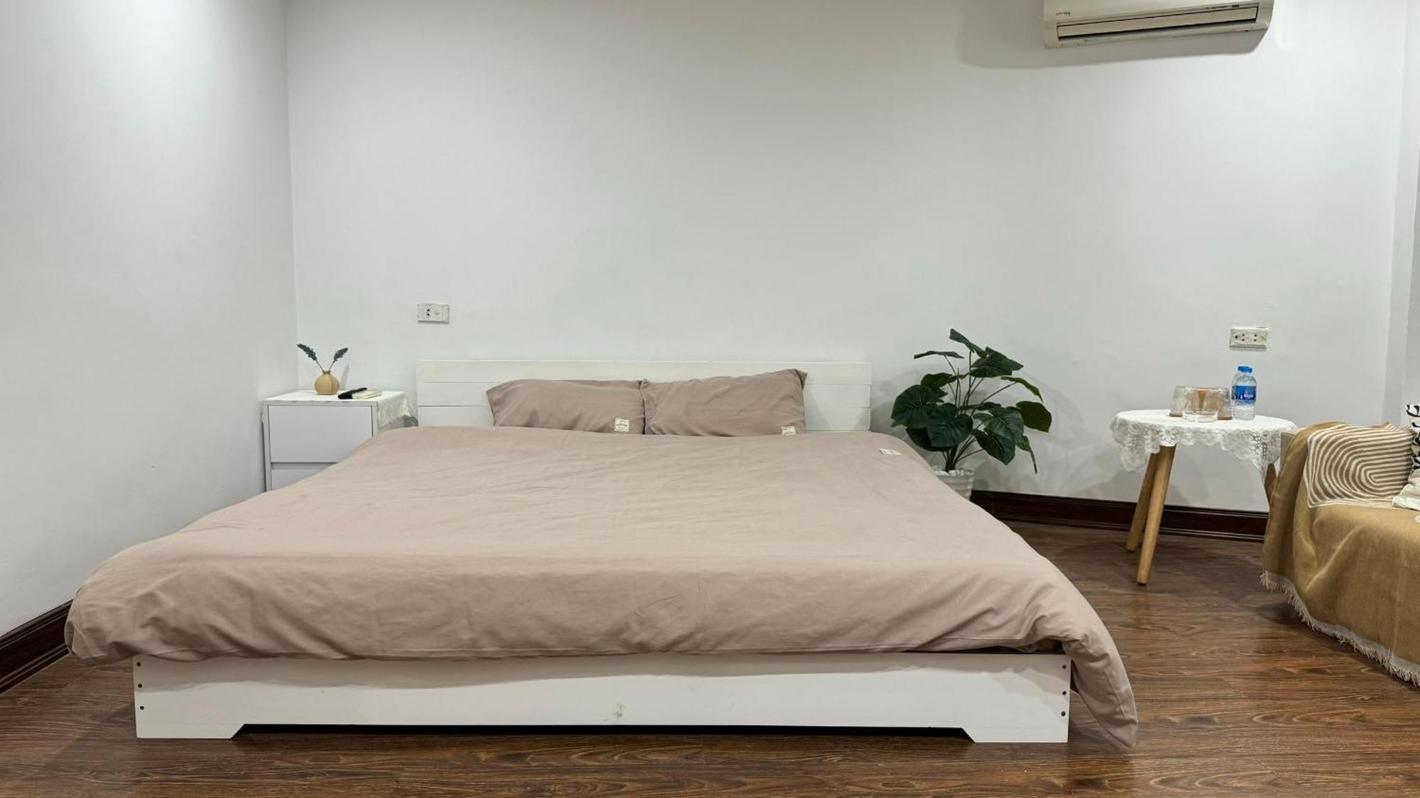 Bom House - Zxz Apartment Hanoi Bagian luar foto